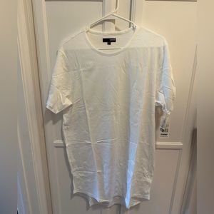 Brand new white t-shirt from Elwood, extended length, curved hem bottom, size M